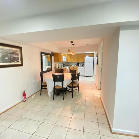 Comfy Basement Home 2 Bdrm1Den 3Queen Beds 워싱턴 외부 사진