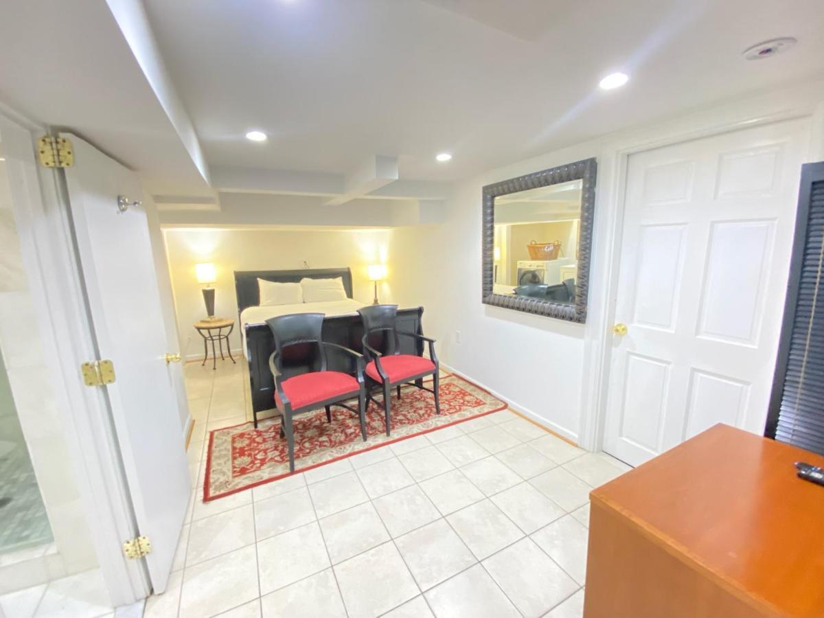 Comfy Basement Home 2 Bdrm1Den 3Queen Beds 워싱턴 외부 사진
