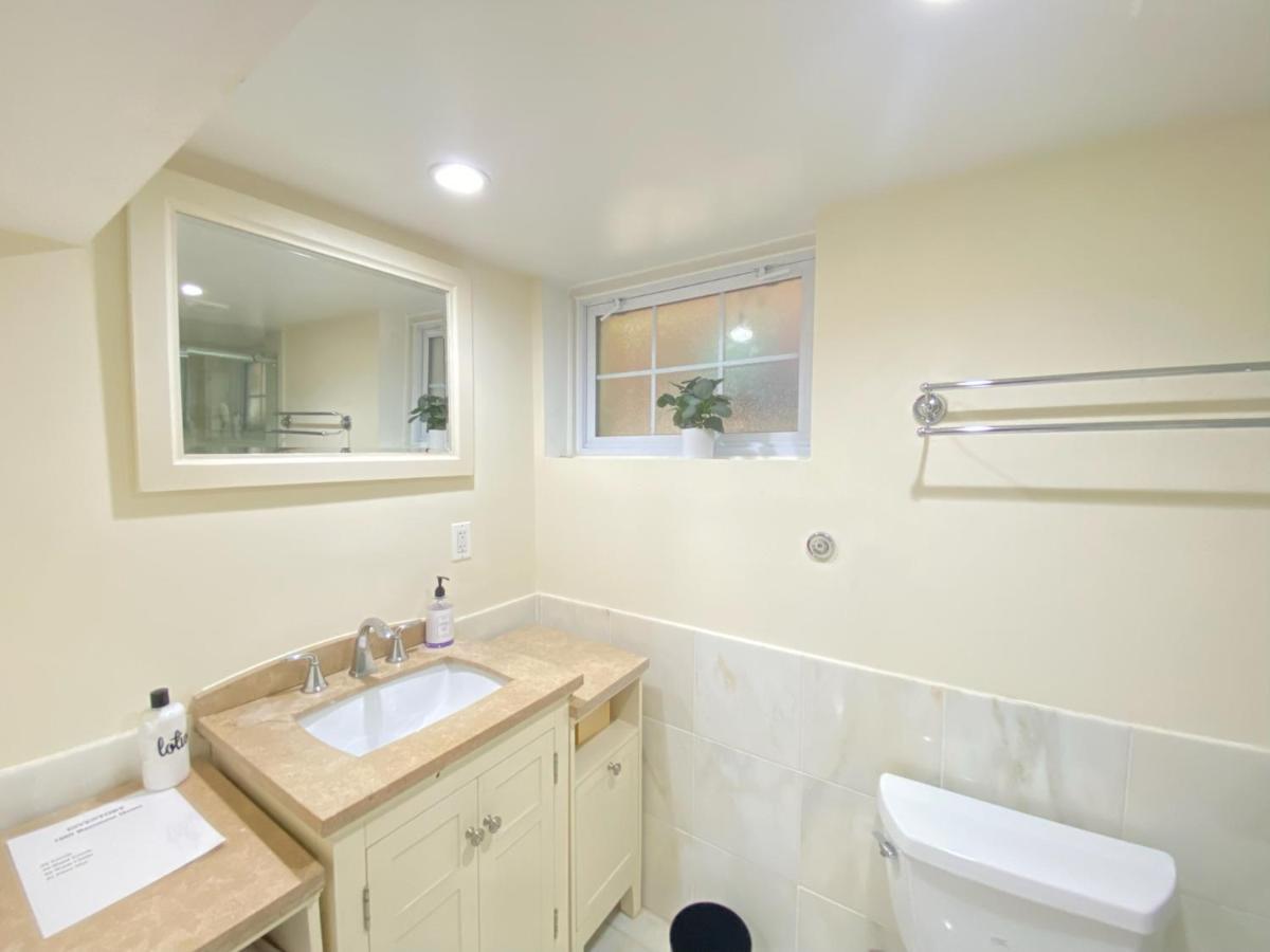 Comfy Basement Home 2 Bdrm1Den 3Queen Beds 워싱턴 외부 사진