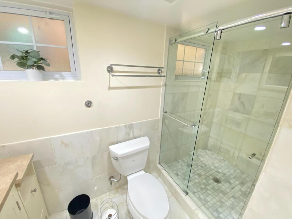 Comfy Basement Home 2 Bdrm1Den 3Queen Beds 워싱턴 외부 사진