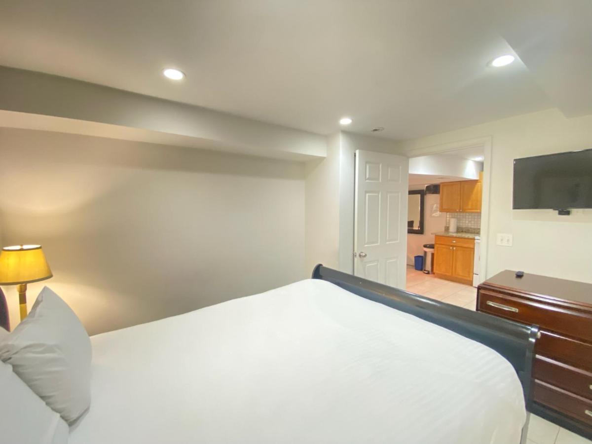 Comfy Basement Home 2 Bdrm1Den 3Queen Beds 워싱턴 외부 사진