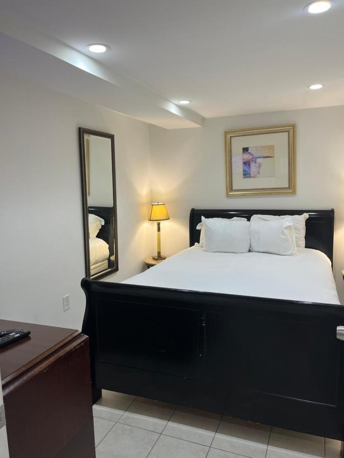 Comfy Basement Home 2 Bdrm1Den 3Queen Beds 워싱턴 외부 사진