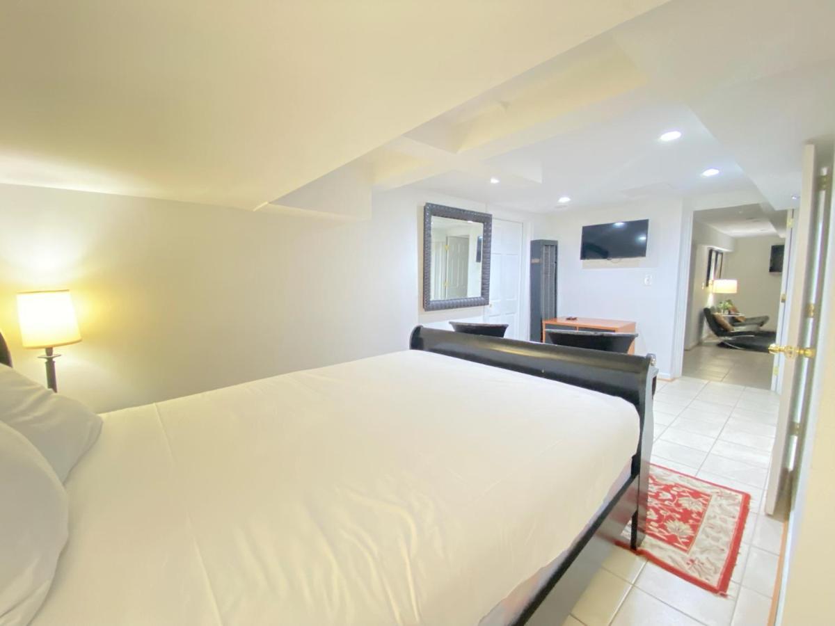 Comfy Basement Home 2 Bdrm1Den 3Queen Beds 워싱턴 외부 사진
