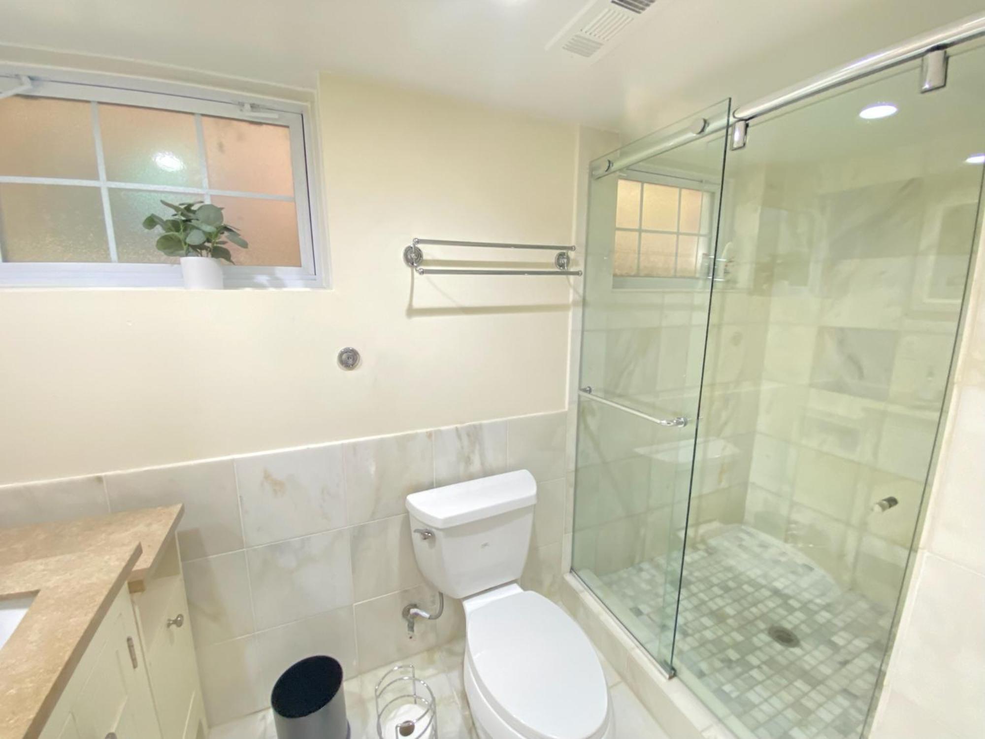 Comfy Basement Home 2 Bdrm1Den 3Queen Beds 워싱턴 외부 사진
